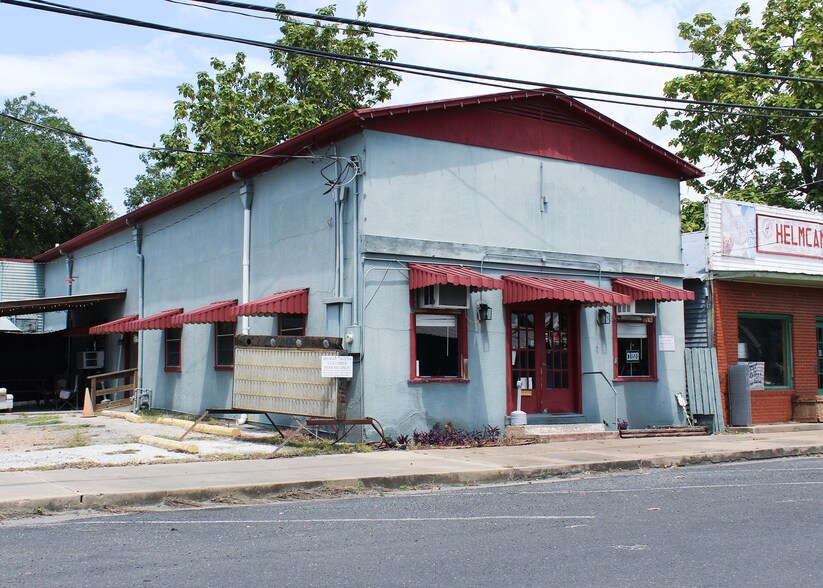 More Photos Of 211 N Mechanic St, Weimar Bar For Sale