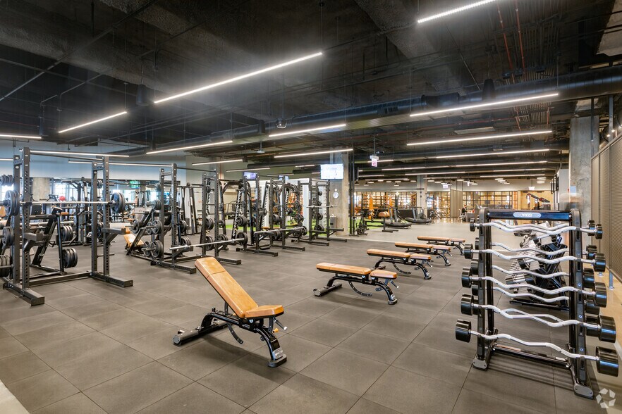 More Photos Of 433 W Van Buren St, Chicago Office For Lease