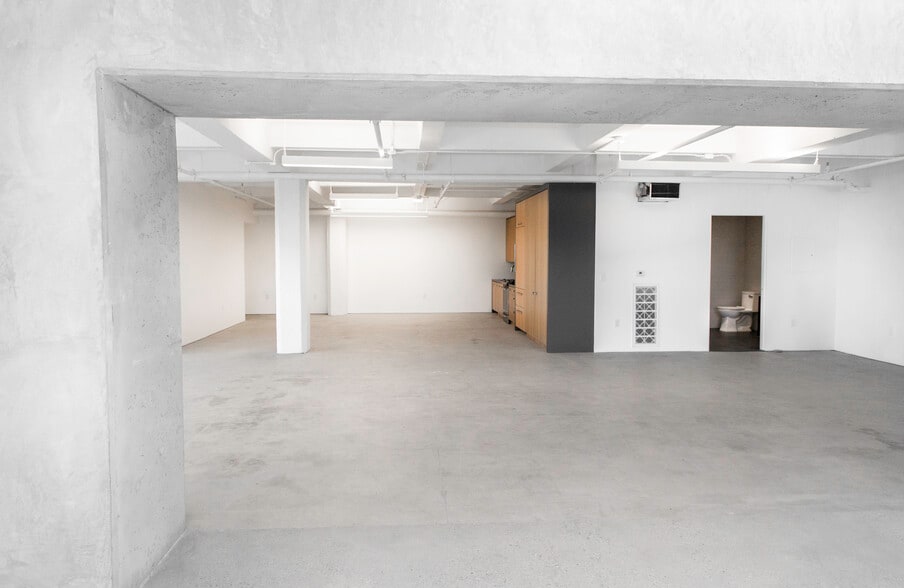 More Photos Of 810 E 3rd St, Los Angeles Office For Lease