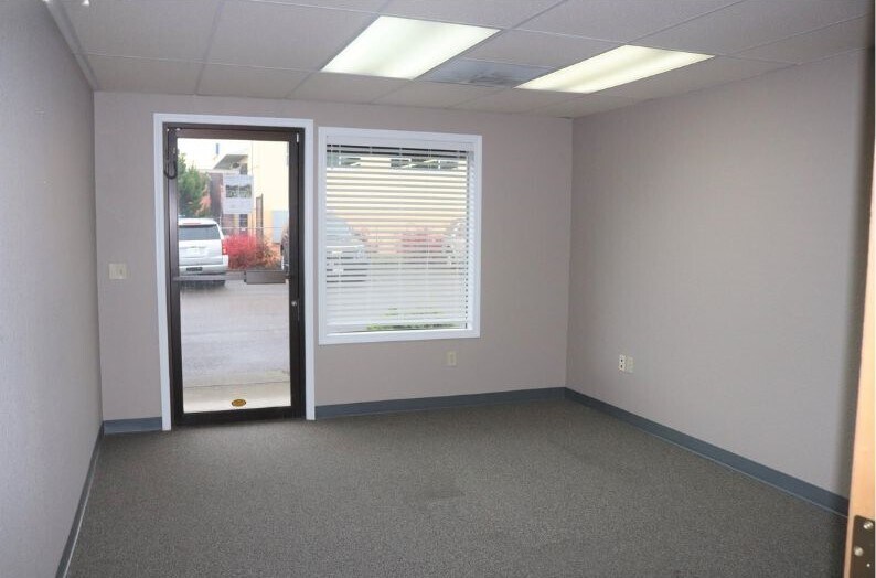More Photos Of 2316 E Portland Rd, Newberg Storefront Retail Office For Sale