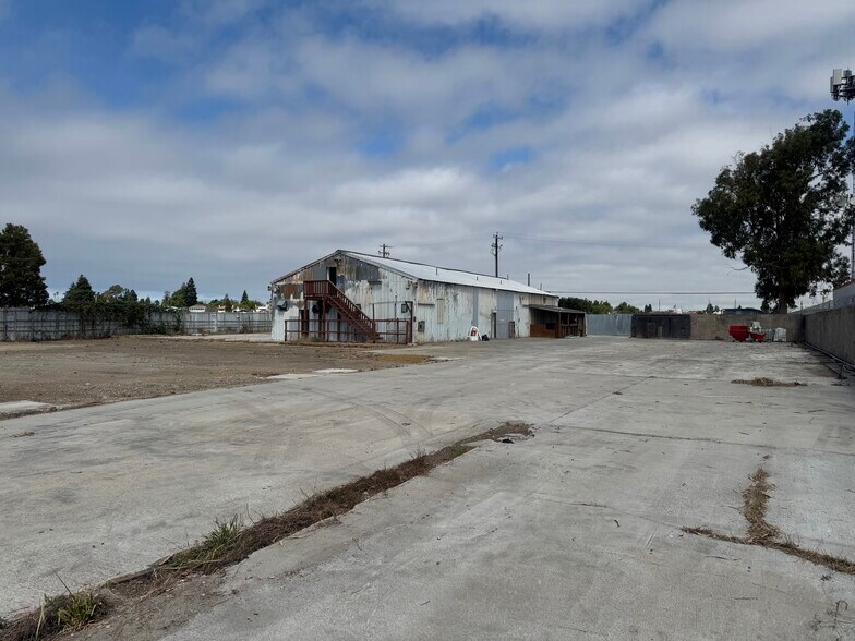 More Photos Of 4901 Tidewater Ave, Oakland Warehouse For Lease
