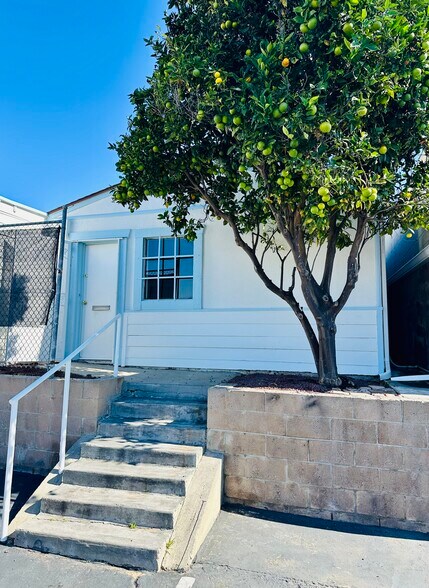 Primary Photo Of 2621 Artesia Blvd, Redondo Beach Storefront For Lease