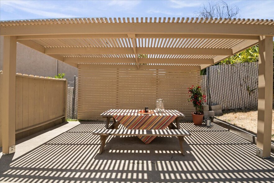 More Photos Of 2231 E 28th St, Oakland Apartments For Sale