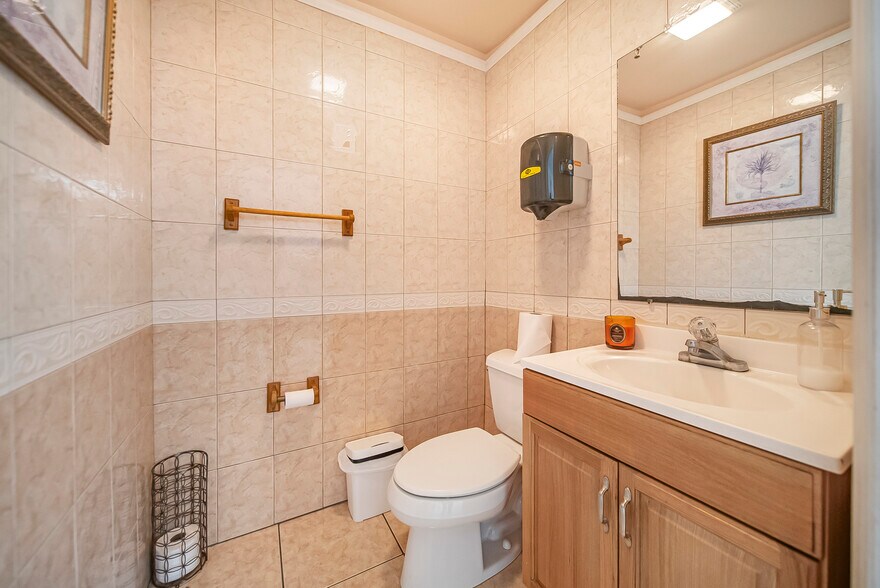 More Photos Of 3018 NW 79th Ave, Doral Warehouse For Lease