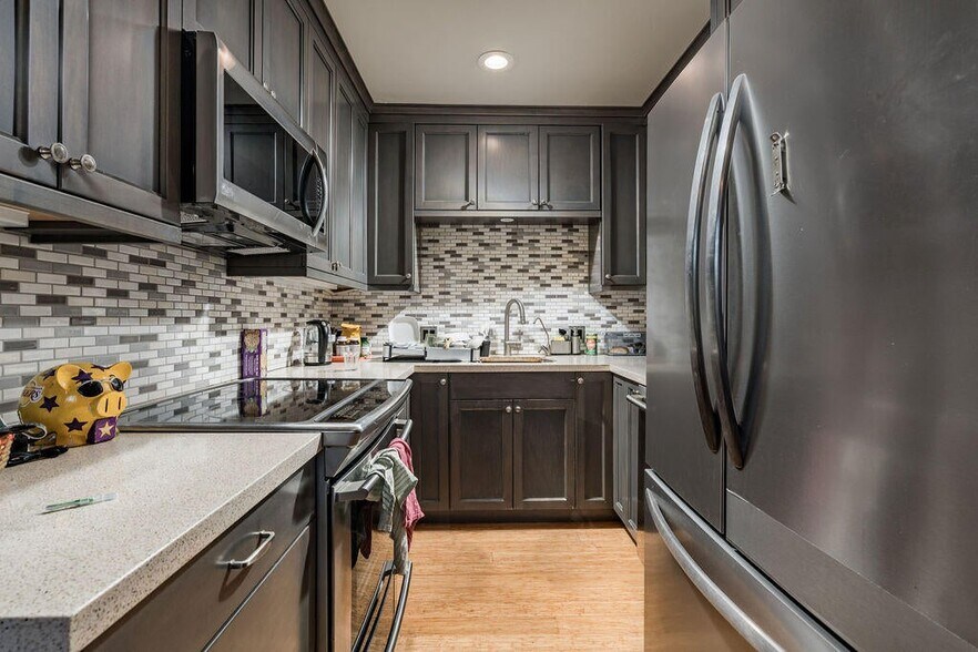 More Photos Of 440 Corona Del Mar, Santa Barbara Apartments For Sale