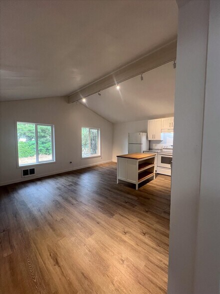 More Photos Of 10443 17th Ave SW, Seattle Multifamily For Sale