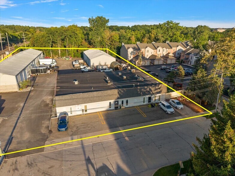 Primary Photo Of 850 York St, Plymouth Flex For Sale