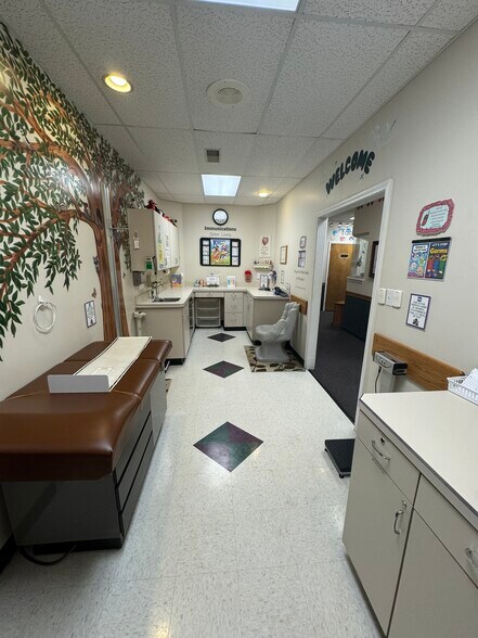 More Photos Of 71 Mack Walters Rd, Shelbyville Medical For Lease