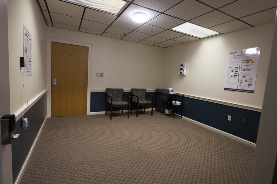 More Photos Of 276 Newport Rd, New London Storefront Retail Office For Sale