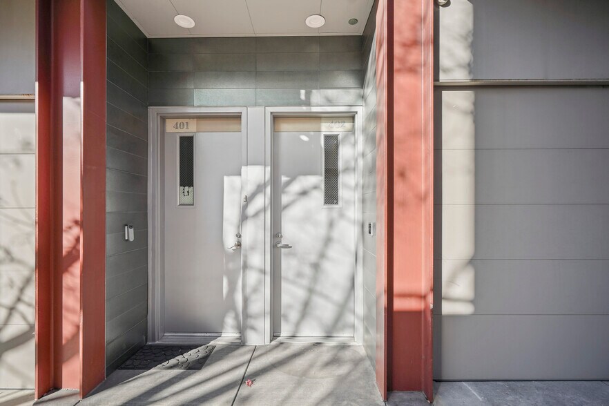More Photos Of 3450 Cahuenga Blvd W, Los Angeles Office Residential For Lease