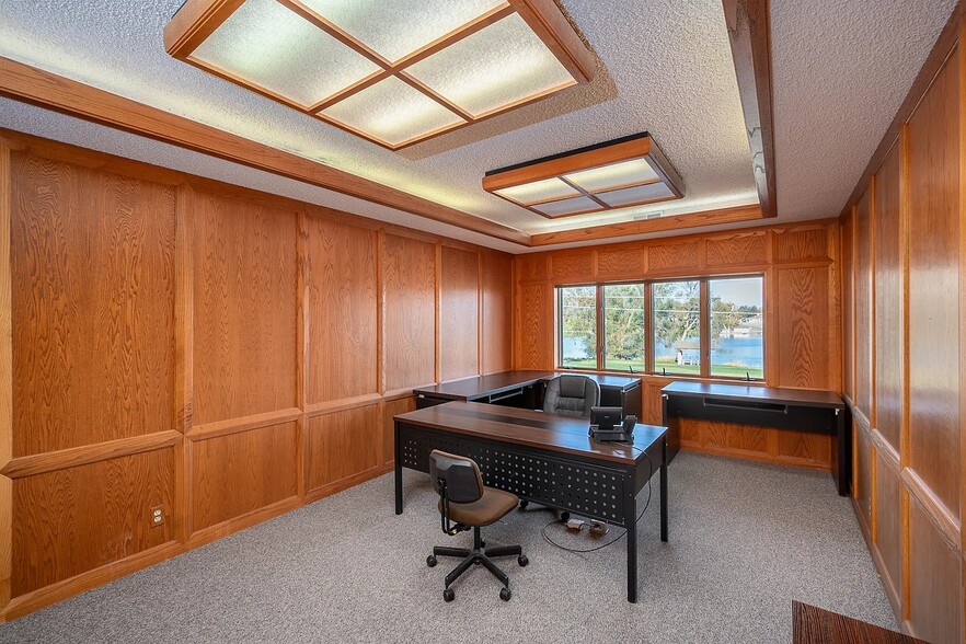More Photos Of 100 E Broadway Ave, Moses Lake Office For Lease