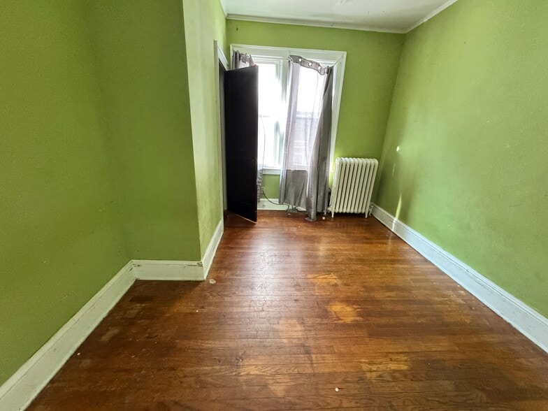 More Photos Of 102 Rowe Ave, Hartford Apartments For Sale