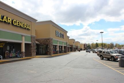 More Photos Of 805 W Wade Hampton Blvd, Greer Unknown For Lease