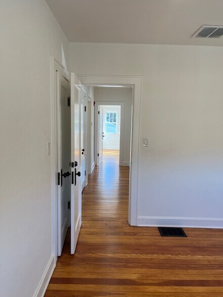 More Photos Of 28 S High St, New Albany Loft Creative Space For Lease