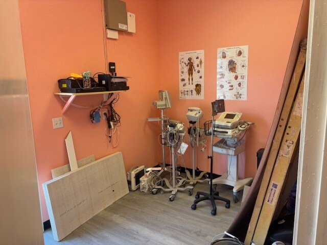 More Photos Of 5051 Stewart Ave, Las Vegas Unknown For Lease