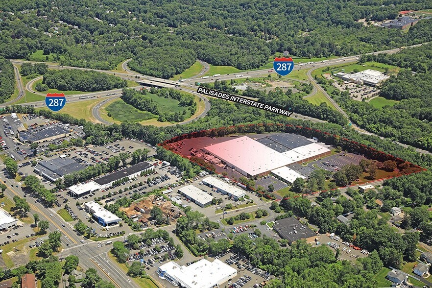 More Photos Of 240-260 W Nyack Rd, West Nyack Warehouse For Lease
