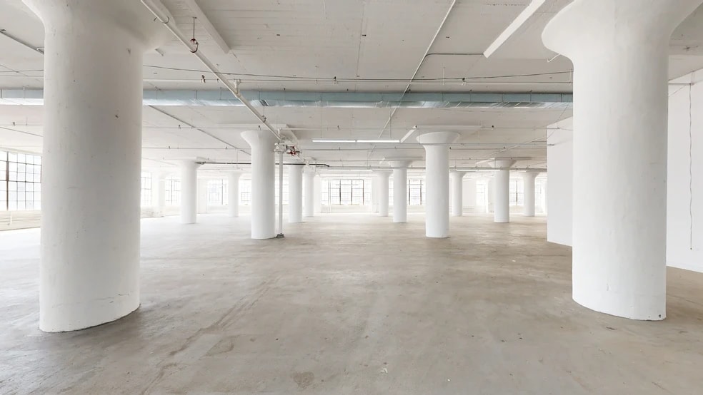 More Photos Of 4000-4014 1st Ave, Brooklyn Warehouse For Lease
