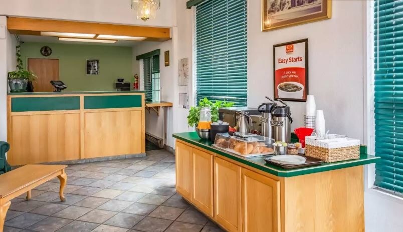 More Photos Of 123 NE 3rd St, Prineville Hotel For Sale