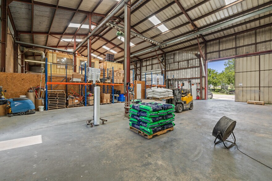 More Photos Of 116 Hoxie St, Coupland General Retail For Sale