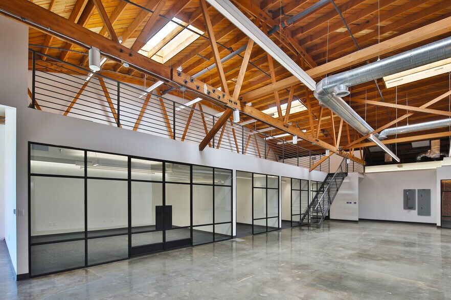 More Photos Of 8461-8463 Higuera St, Culver City Office For Lease