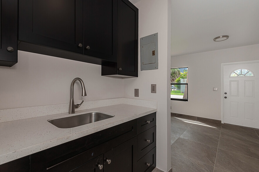 More Photos Of 413 S Ocean Blvd, Pompano Beach Apartments For Sale