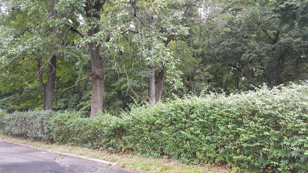 More Photos Of 77 US Highway 130, Trenton Hotel For Sale