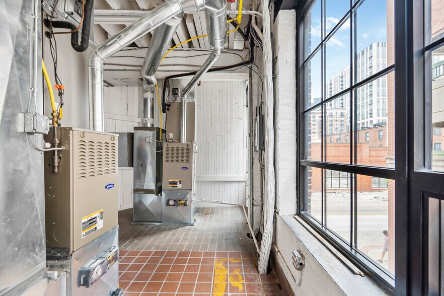 More Photos Of 1434 Fleet St, Baltimore Showroom For Lease