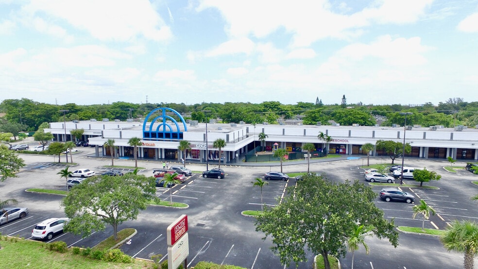 More Photos Of 2901 W Oakland Park Blvd, Lauderdale Lakes Unknown For Lease