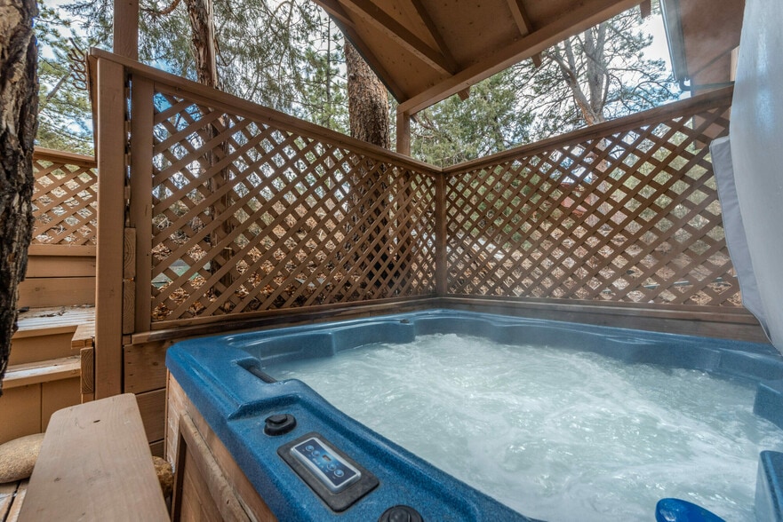 More Photos Of 1130 W Elkhorn Ave, Estes Park Hotel For Sale