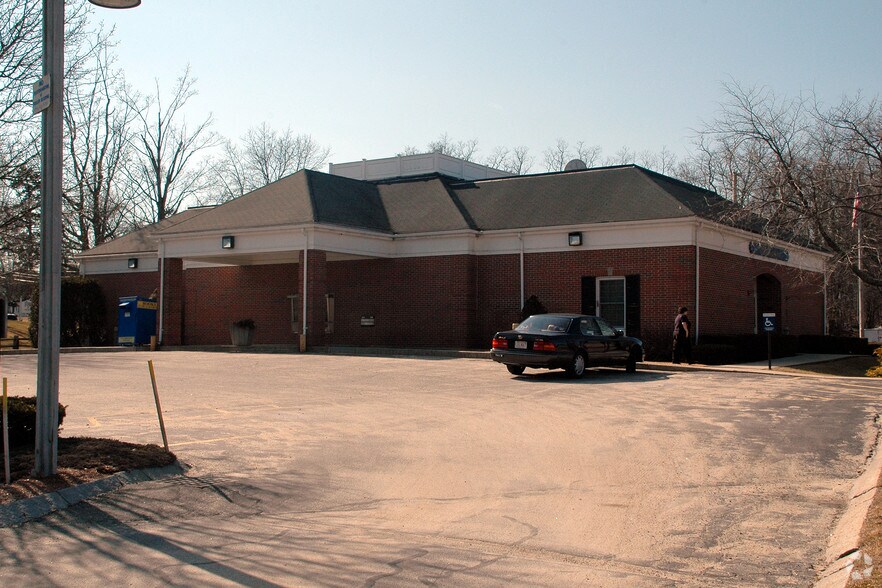 More Photos Of 17 North Rd, Chelmsford Bank For Lease