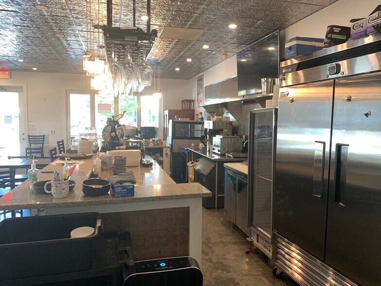More Photos Of 300 Ash St, Fernandina Beach Storefront Retail Residential For Sale