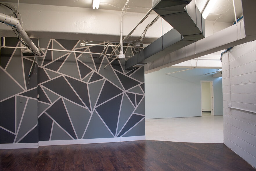 More Photos Of 372 N Craig St, Pittsburgh Loft Creative Space For Lease