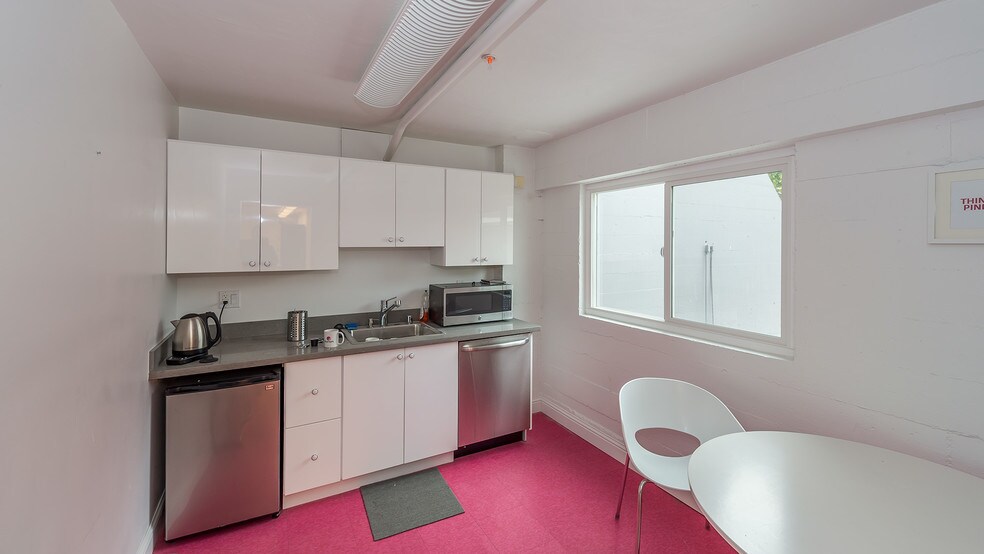 More Photos Of 1426 Burlingame Ave, Burlingame Storefront Retail Residential For Lease