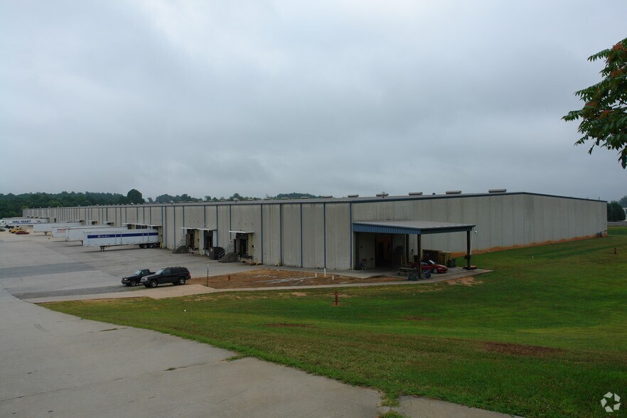 More Photos Of 2727 Salisbury Hwy, Statesville Distribution For Lease