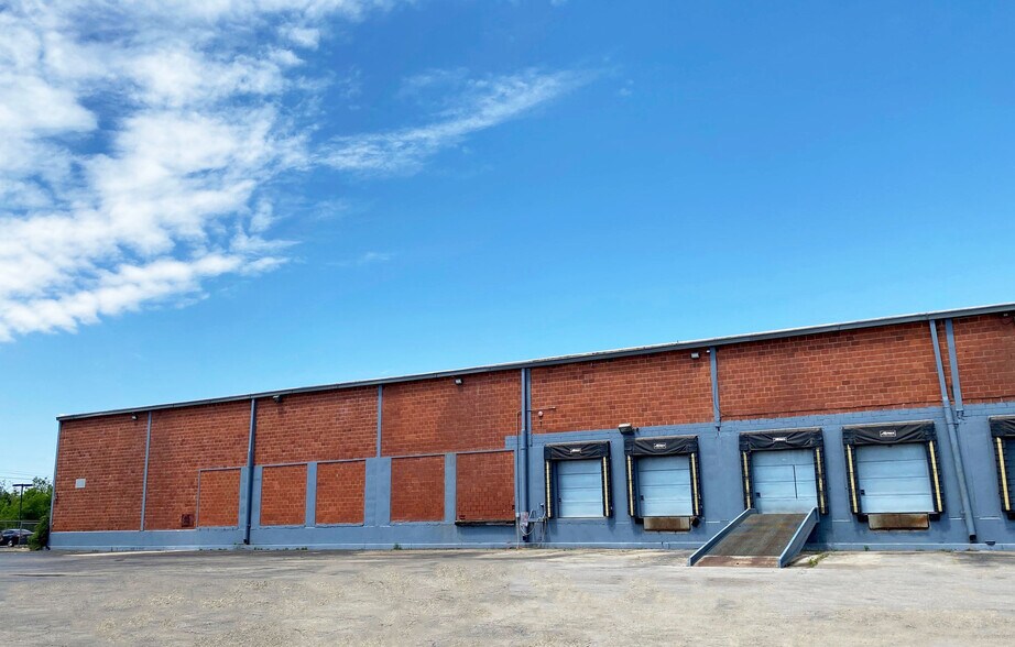 More Photos Of 615 W Wilshire Blvd, Oklahoma City Warehouse For Sale