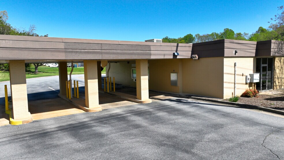 More Photos Of 211 Elkin Hwy, North Wilkesboro Bank For Sale