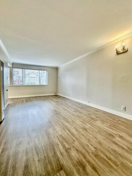 More Photos Of 1720 12th Ave, Oakland Apartments For Sale