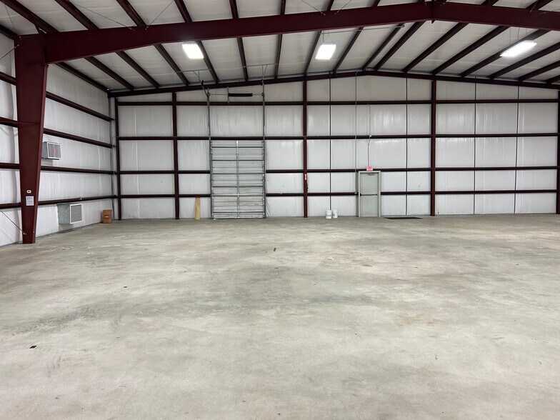 More Photos Of 708 Nederland Ave, Nederland Distribution For Lease