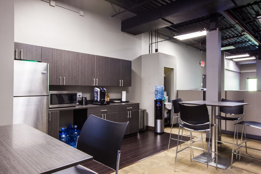 More Photos Of 127 E Lake St, Bloomingdale Office For Lease