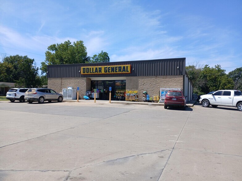 More Photos Of 605 Holly St, Pleasanton General Retail For Sale