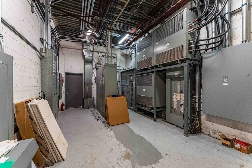 More Photos Of 500 Barrydowne Rd, Sudbury Manufacturing For Sale
