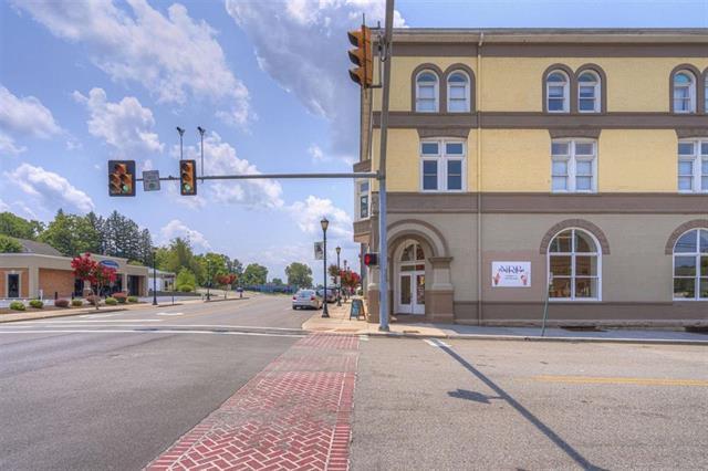 More Photos Of 301 W Main St, Radford Apartments For Sale