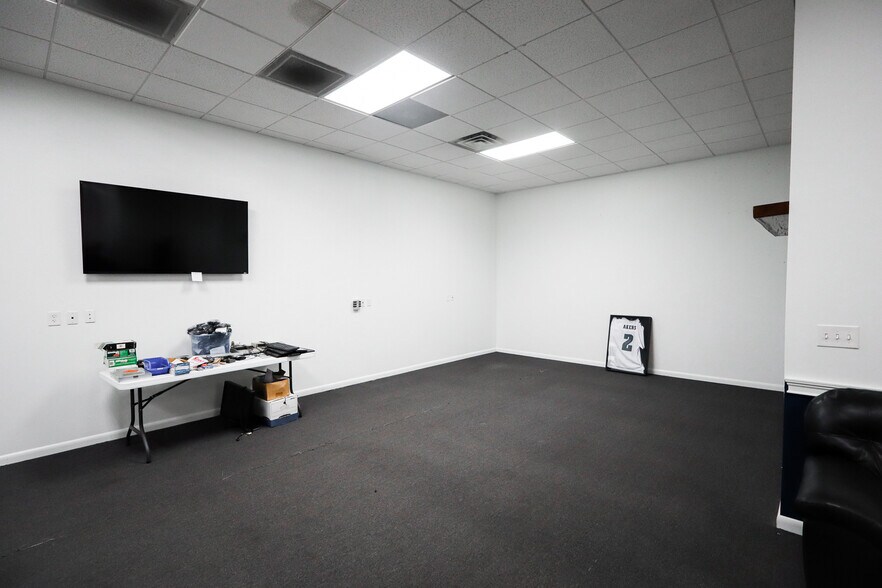 More Photos Of 4730 N Crescent Blvd, Pennsauken Industrial For Sale