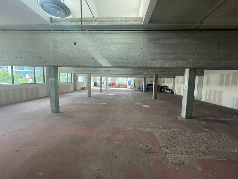 More Photos Of 640 C St, San Diego General Retail For Lease