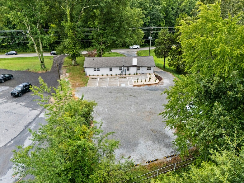 More Photos Of 679 Oakridge Farm Hwy, Mooresville Office For Sale
