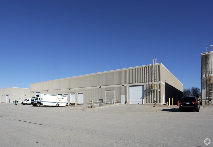 More Photos Of 4060A Sladeview Cres, Mississauga Warehouse For Lease
