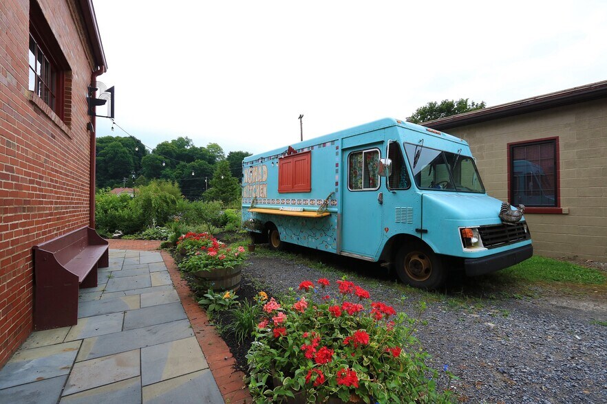 More Photos Of 100-256 Match Factory Pl, Bellefonte Medical For Lease