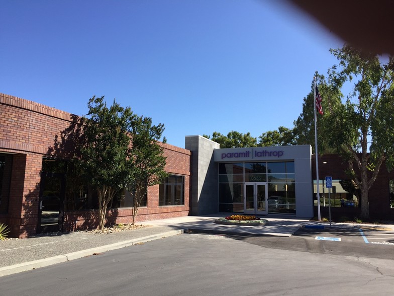 More Photos Of 18635 Sutter Blvd, Morgan Hill Research And Development For Lease