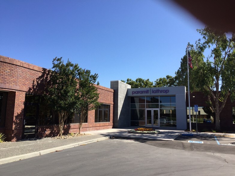 More Photos Of 18635 Sutter Blvd, Morgan Hill Research And Development For Lease