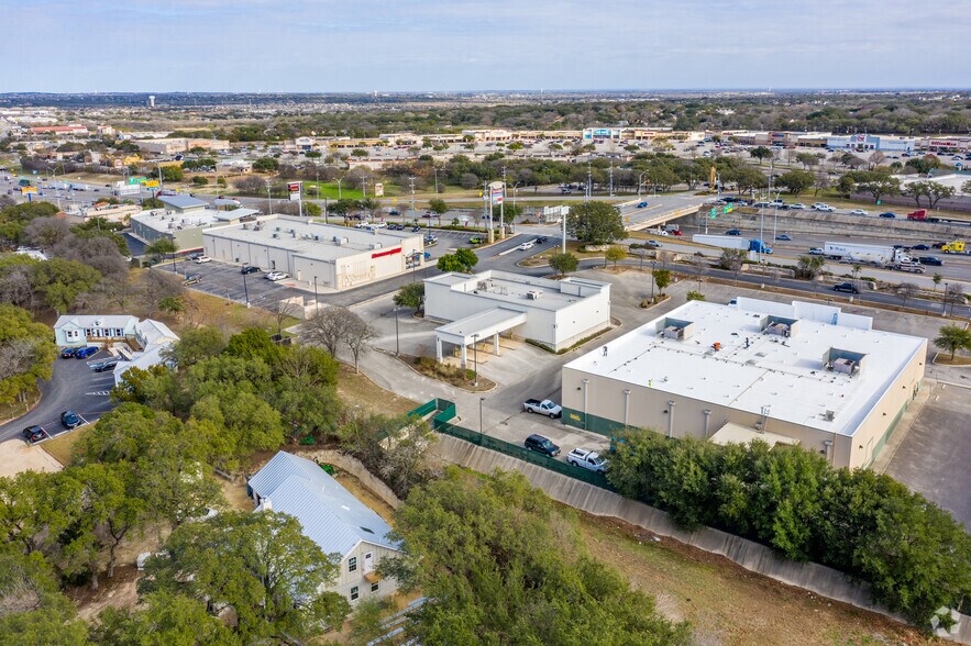 More Photos Of 14775 IH-35 N, Selma Bank For Lease